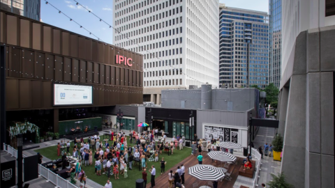 A food hall concept in Midtown Atlanta with many restaurants and modern classic design. 